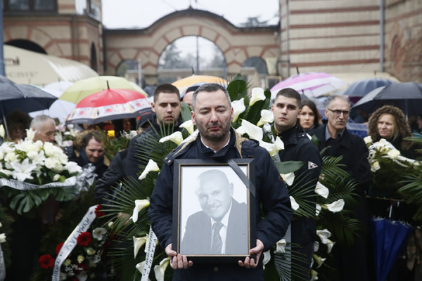 Uz pjesmu “Ne plači dušo” Šaban Šaulić ispraćen na vječni počinak