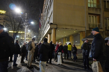 Blokiran centar Beograda: Haos ispred RIK-a se nastavlja (FOTO)