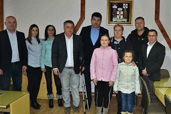 Lopare: Akcija za nabavku slušnog aparata sugrađanki Ani Perić