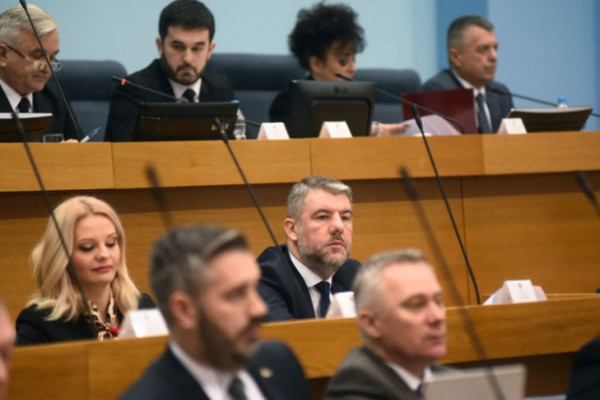 Ministarstvo finansija priprema 18 zakona