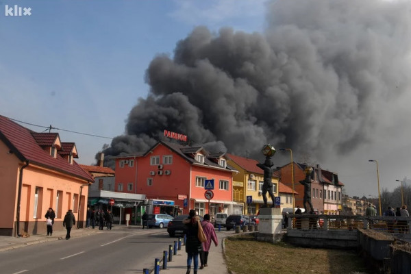 Nakon požara u Tuzli više osoba zatražilo pomoć ljekara