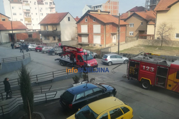 Bijeljina: Požar u stambenoj zgradi /FOTO/