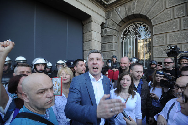 Protest završen, demonstranti zahtijevaju da se uhapšeni puste do sutra u 15 sati