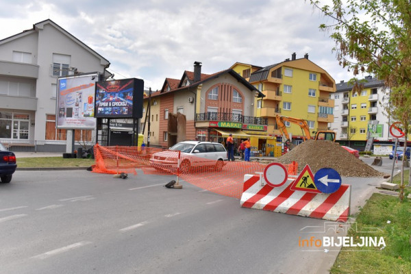 Ulicu zatvorili dan ranije, vozače dočekao saobraćajni kolaps /VIDEO/