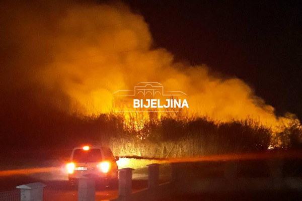 Požar u bijeljinskom naselju Koviljuše /FOTO/
