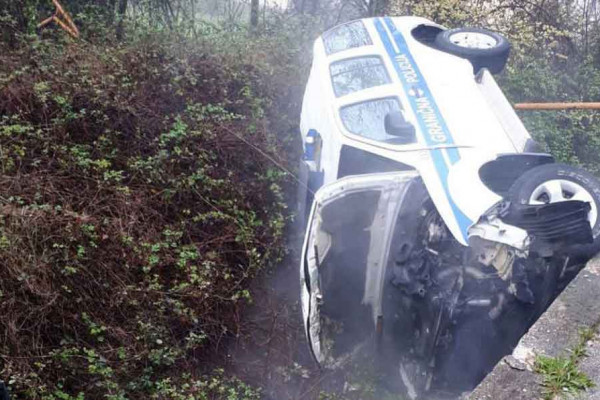 Vozilo Granične policije BiH survalo se nakon sudara s automobilom