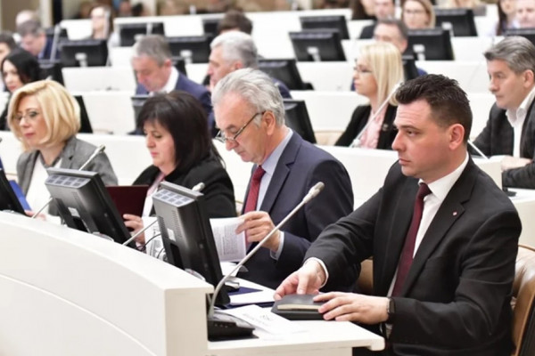 Ovlaštenja Srpske na BiH prenesena kroz 73 zakona
