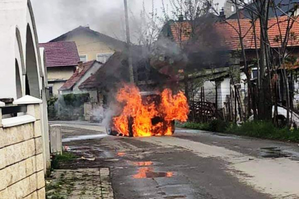 Bijeljina: Izgorio automobil, nema povrijeđenih