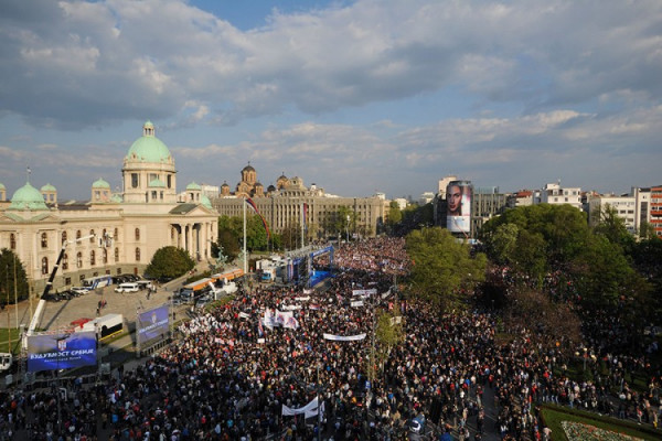 Počeo miting ispred Doma Narodne skupštine u Beogradu