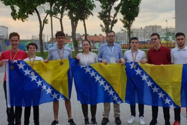 Matematičari iz BiH ponovo se okitili medaljama na Balkanskoj olimpijadi