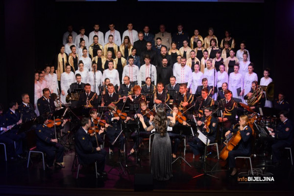Održan koncert povodom Dana Vojske Republike Srpske /FOTO/