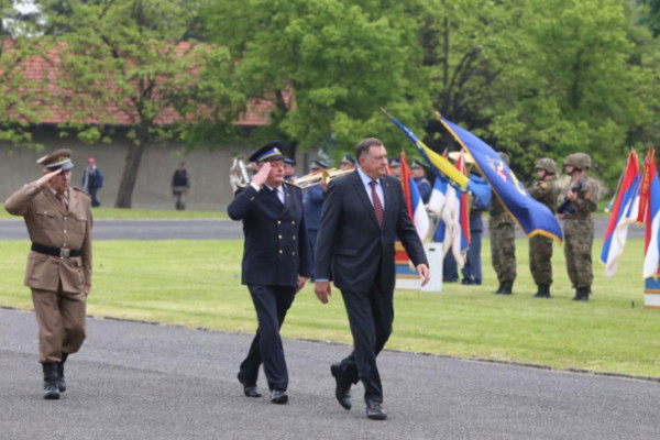 Dodik: Ukidanje Vojske Republike Srpske bila greška