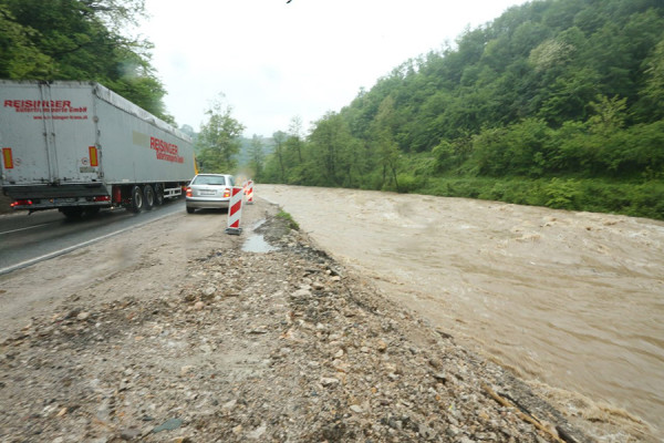 Na magistralnom putu Banjaluka-Čelinac Vrbanja nosi sve pred sobom