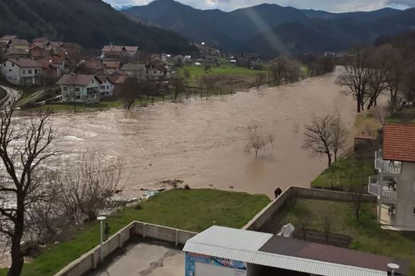 Modriča: Bosna u koritu, nema izlivanja lokalnih vodotoka