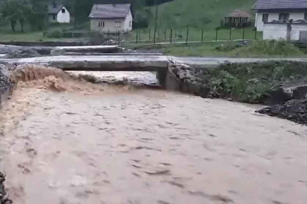 Šestogodišnji dječak upao u nabujali potok