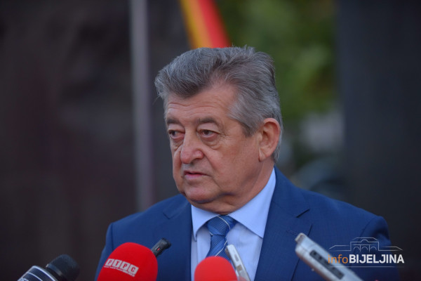 Mićić : Zatražićemo izvinjenje od Trbića zbog osporavanja zločina nas vojnicima JNA