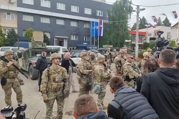 KFOR poručio Srbima: Raziđite se ili ćemo vas ukloniti