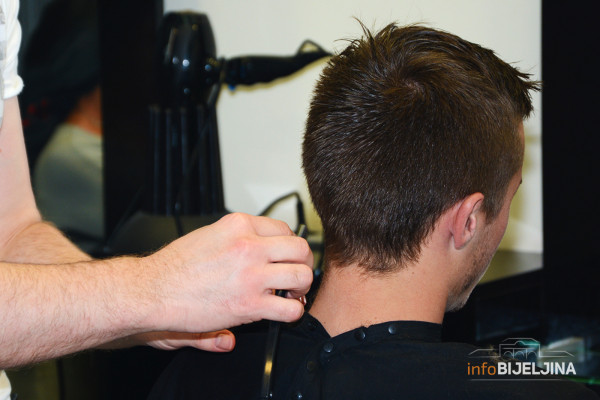 Da li će u Bijeljini od naredne školske godine biti smjer frizer?