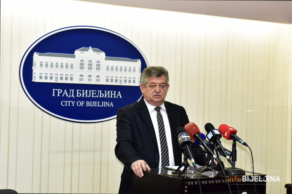 INFOBIJELJINA OTKRIVA: Saznajte novi iznos plate gradonačelnika Mićića