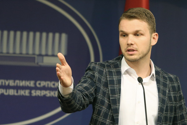 Stanivuković oštro o povećanju plate bijeljinskim odbornicima