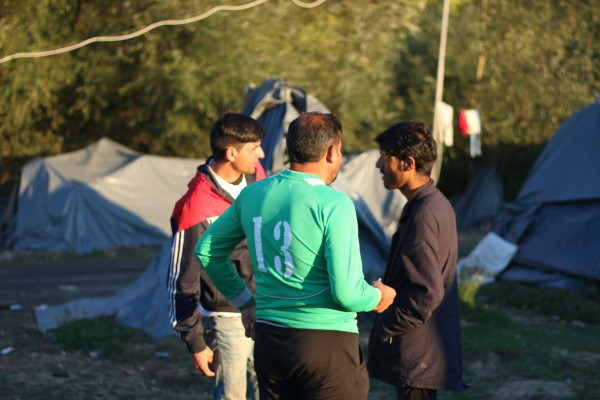 Migranti u Velikoj Kladuši smješteni u šatore dok se ne saniraju prostorije