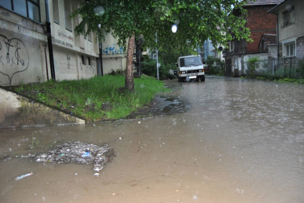 Za pola sata poplavljene ulice i podrumi u dijelovima Zvornika