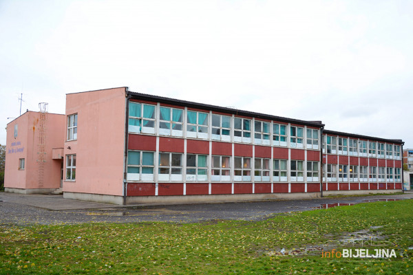 Predavanje djeci o opasnosti odbačenog oružja