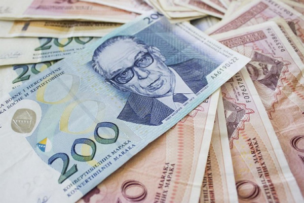 Zloupotrebom položaja i falsifikovanjem isprava prisvojili skoro dva miliona KM