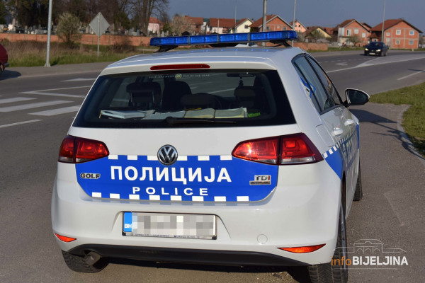 Sudar dva ,,audija", teško povrijeđen jedan vozač