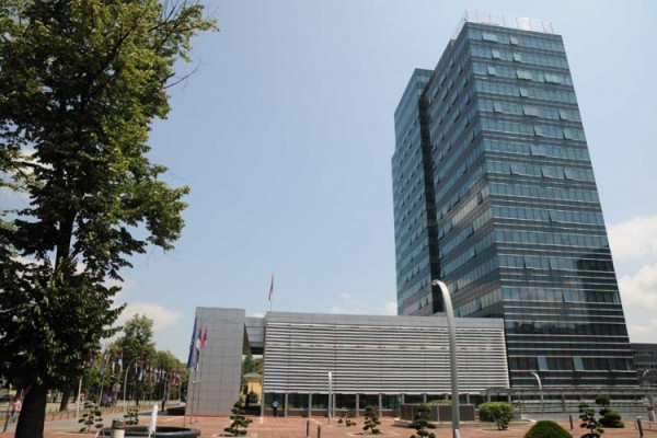 Za Vladu Srpske najveći prioritet kupovina kancelarija od 16 miliona KM