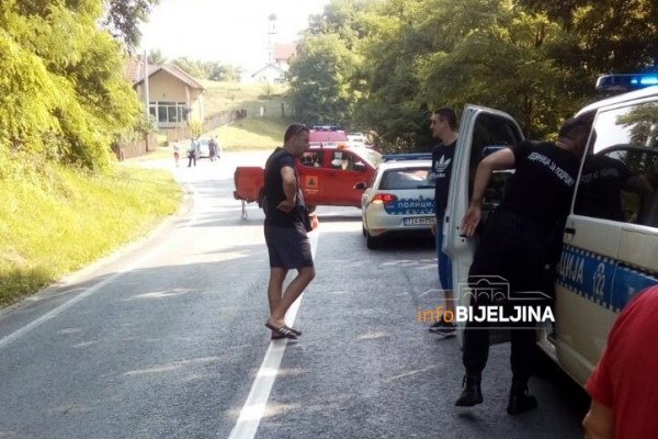 Automobilom sletio sa kolovoza