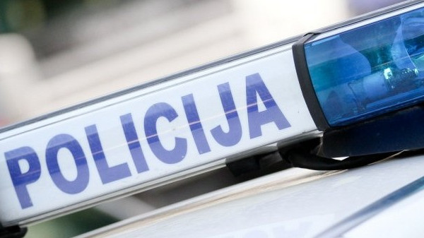 U sudaru kombija i “forda” povrijeđene tri osobe