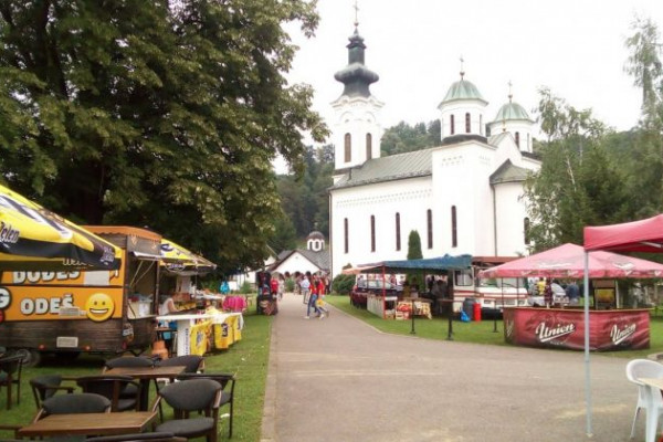 Petrovdanski vašar na Majevici