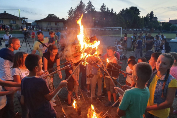 U Donjoj Trnovi tradicionalno lilanje /FOTO/