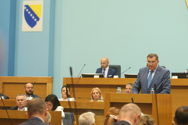DODIK ŽESTOKO ODGOVORIO VUKANOVIĆU “Ne diraj mi porodicu, imaćeš problema sa mnom”
