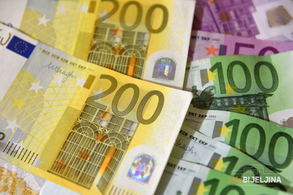 Novčanica od pet evra vrijedi kao 500, kako da je prepoznate