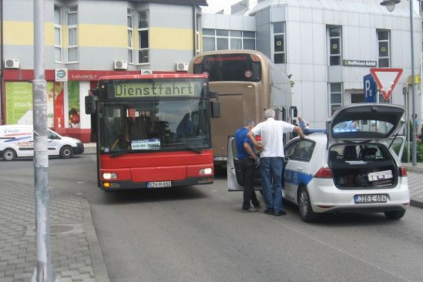 Sudar dva autobusa u centru grada