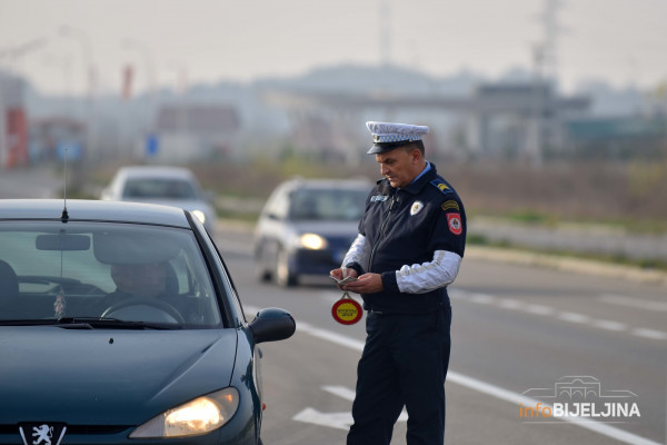 Bez položenog vozačkog za volanom uhvaćena 1.701 osoba