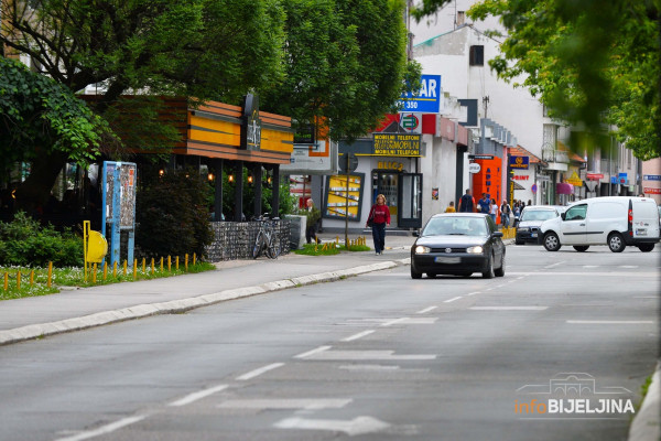 Bez zastoja u saobraćaju i gužve na granici