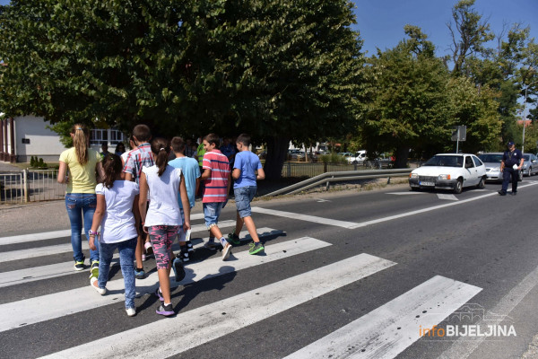 Nijedan nastavnik i učitelj neće ostati bez posla