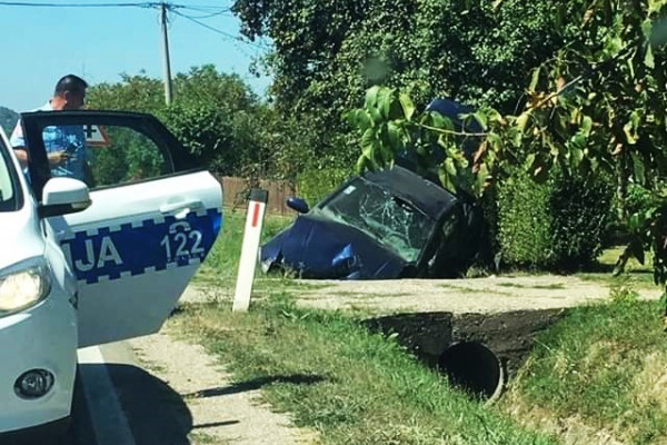 Udes u Ravnom Polju, jedno lice povrijeđeno /FOTO/