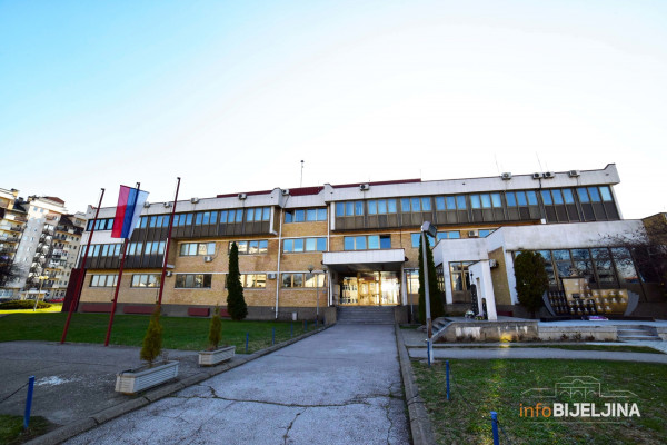 Saopštenje policije o saobraćajnoj nesreći u kojoj su poginula dva lica