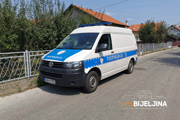 Bijeljina: Maloljetnik opkoljen u kući u kojoj je boravio 15 dana, pa uhapšen /FOTO/