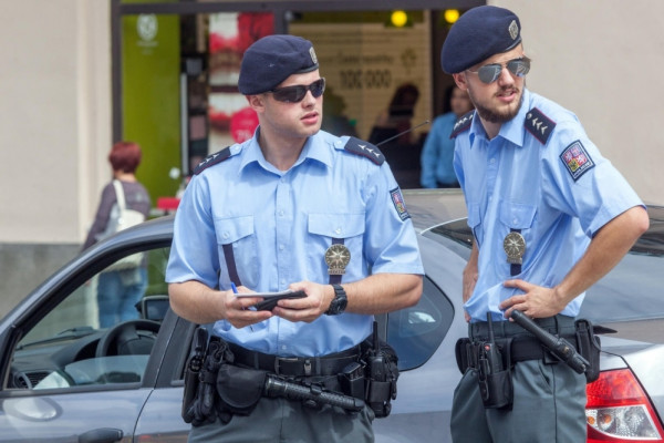 Voz u Češkoj udario u kamion sa srpskim tablicama