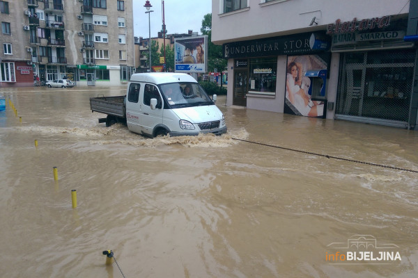 Nema podataka kako su utrošene donacije za poplavljene