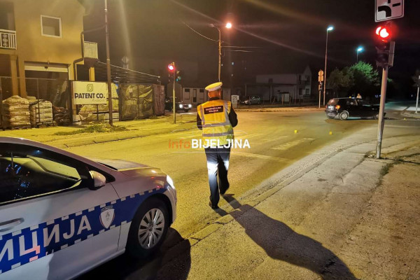 Saobraćajka u Bijeljini, sudar dva automobila /FOTO/