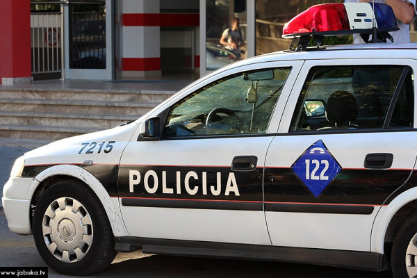 Pozvao policiju u stan zbog svađe s djevojkom, pa mu pronašli drogu