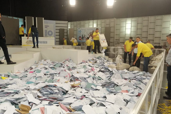 Večeras izvlačenje prvih dobitnika nagradne igre "10 računa izbroji i stan osvoji"