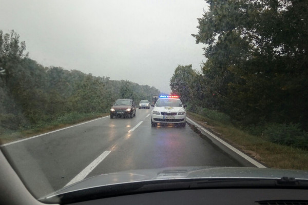 Teška nesreća na putu Bijeljina – Brčko, poginuo vozač golfa