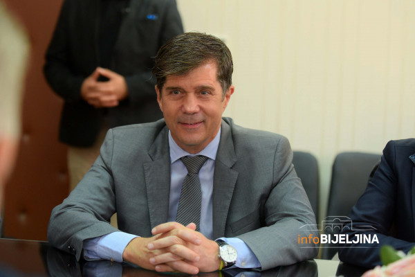 Nelson: Iskoristićemo svaku priliku da se sastanemo sa Dodikom